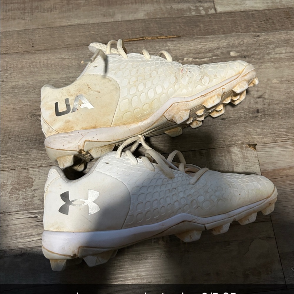 Under Armour Cream Textured Cleats